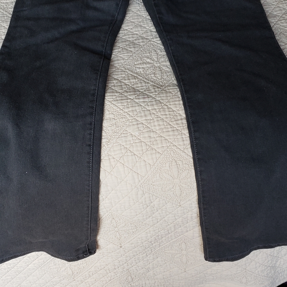 Womens no boundaries jeans